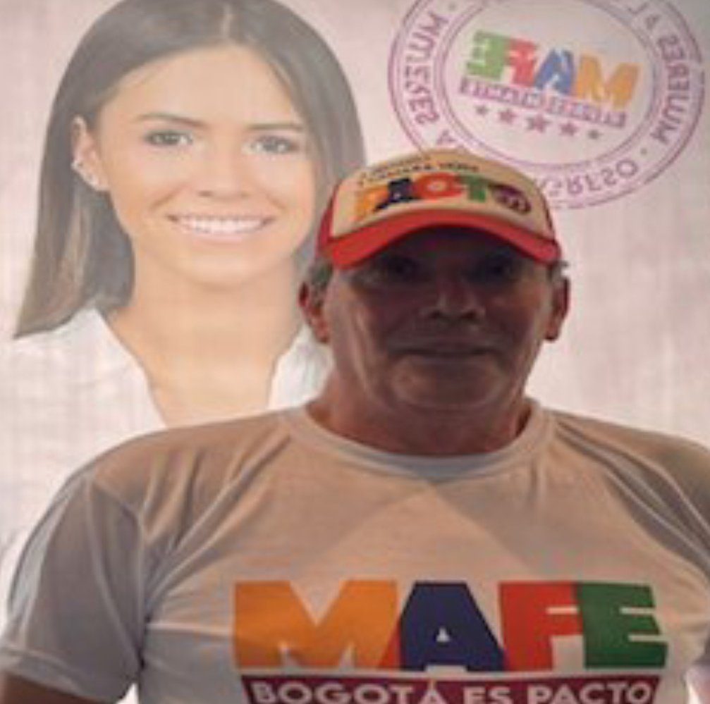 GeovannyT's tweet photo. #Luto
De un infarto murió el dirigente cívico Santiago Carrascal, padre de la Rep. electa María Fernanda Carrascal. 
Santiago Carrascal se destacó por su lucha en defensa de la U. pública y ahora último participó en la defensa del acueducto de Ocaña.
Condolencias a @MafeCarrascal https://t.co/iSg36fVFFc