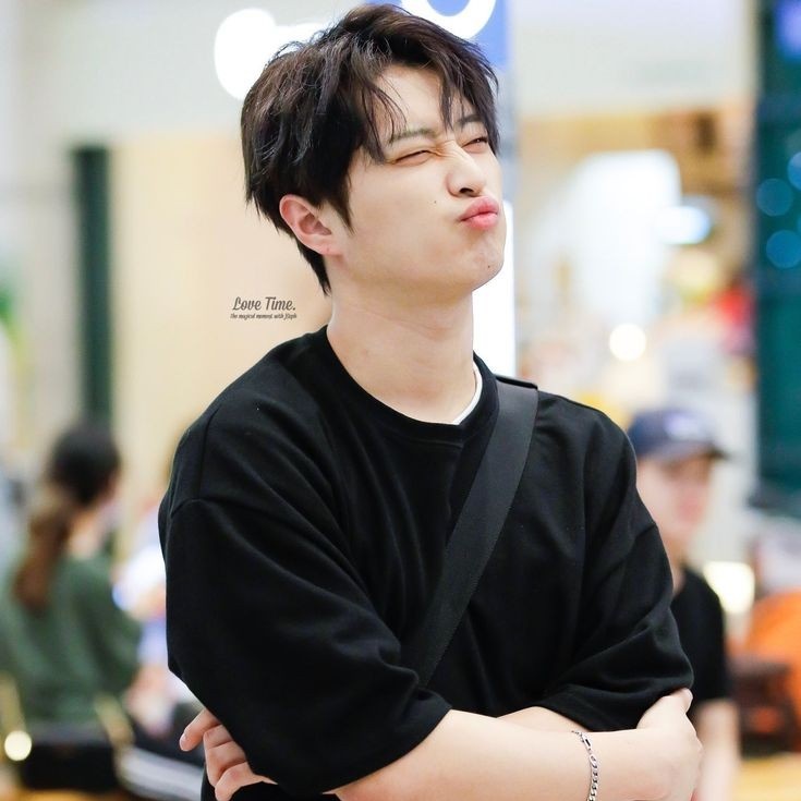 JSEPHLOOKS's tweet photo. JSEPH FROM KARD https://t.co/SiFOC0y3Lw