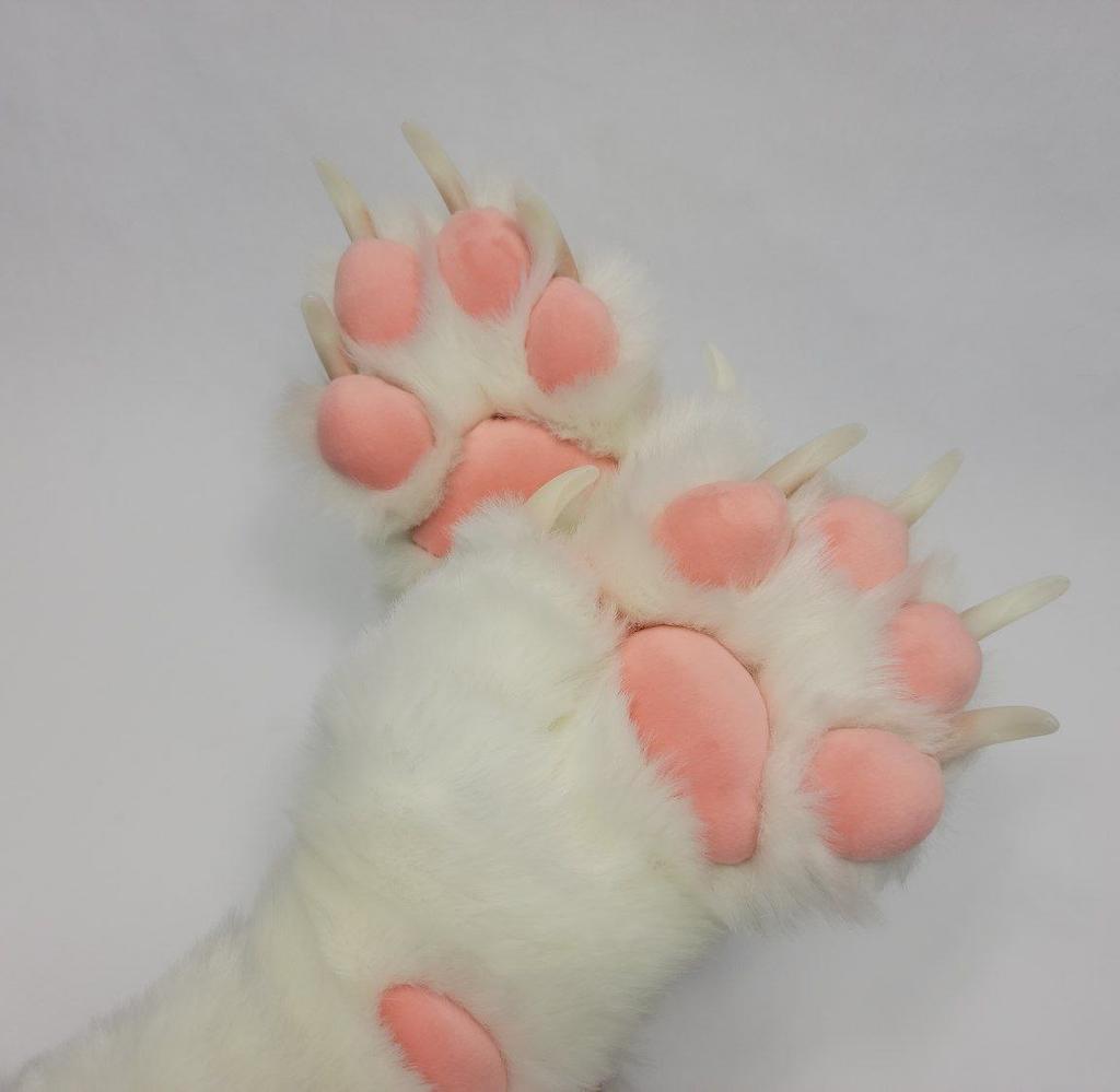 FoxfireFantasy's tweet image. 🪡🧵Paw Pattern Gifting Time!🧵🪡

Y&apos;all have inundated us with support! We&apos;re giving back to the community with a pattern giveaway 🐾🫶

To enter: RT, follow, like, and comment which paw pattern you want released next! We&apos;ll draw 1 per each 500 entries on 7/16 at 12pm Central 💖