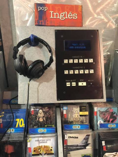 NOWMUSICRADIO's tweet photo. Menciona 3 canciones o discos que recuerdas haber escuchado en las listening station.
Nominamos a @POLANCOMUNICA @Dafne_Bar @ana_mzr @adria_aceves y @RHITSMX https://t.co/bzS1KV9Ctf