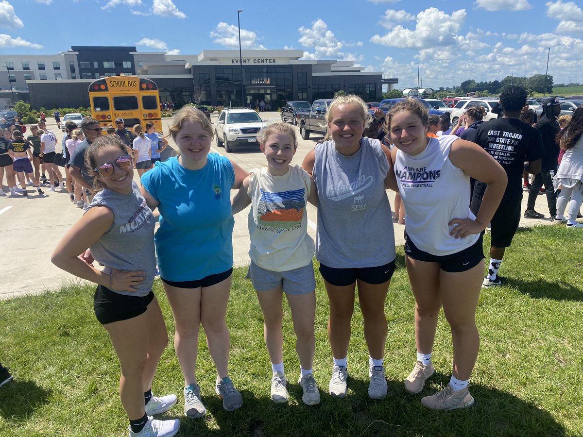 TrendeTrevor's tweet photo. Day 1 of Iowa ISI Camp #3. Team Wonder Women ready to compete. https://t.co/OIDi5kwqQU