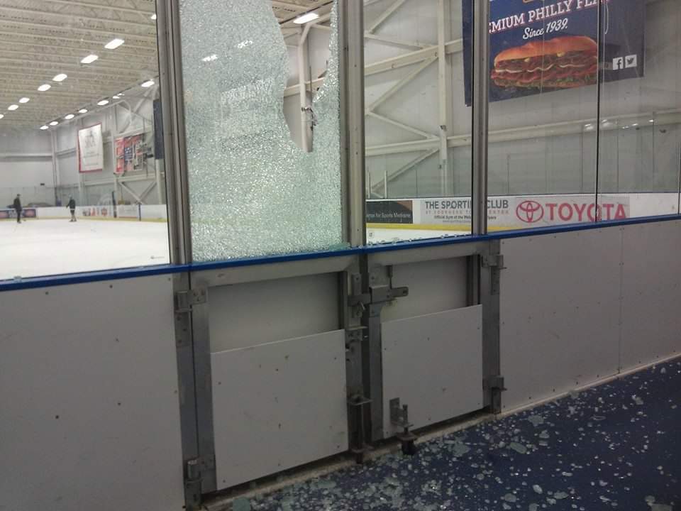 BobRotruck's tweet photo. Happy Birthday to Sam Morin.
And also Happy Birthday to this pic of the glass that Morin shattered at Flyers Development Camp 8 years ago which was also when I met him for the first time. (He told me it was his birthday). https://t.co/VuyqcYbrIV
