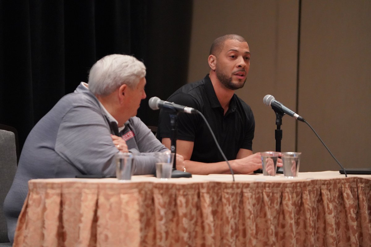 Coaching_U's tweet photo. Front Office Training Camp pres. by @Hudl is still rolling! 

Our guests in attendance are learning from ESPN Insider 
@BobbyMarks42, Magic Assistant GM @_AnthonyParker, and Wasserman EVP &amp; 3-Time NBA Champion @bjarmstrong
 
#FOTC22 https://t.co/AKmPXbM43s