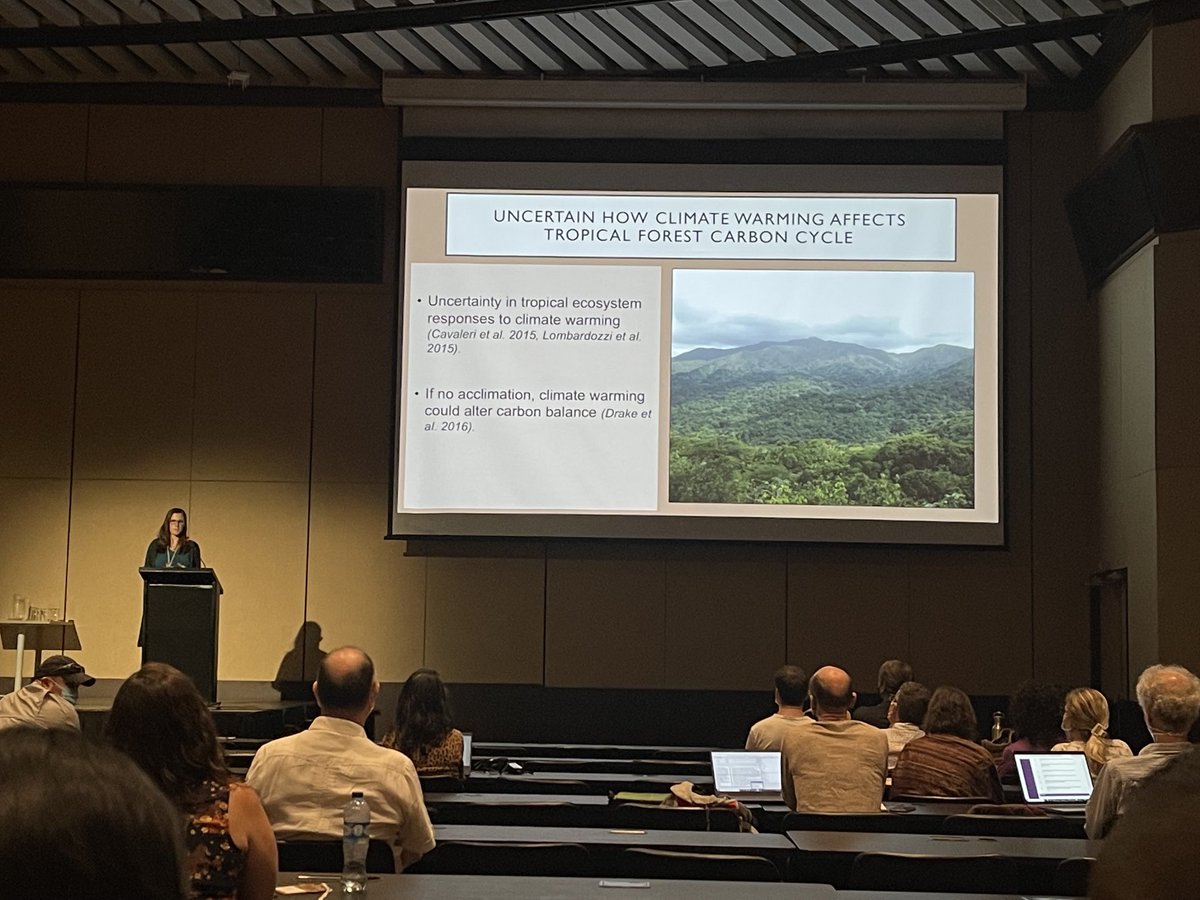 Fantastic talk by the amazing ⁦<a href="/kelseyrcarter/">Kelsey Carter</a>⁩ talking about plant physiology and acclimation responses to warming along a canopy gradient! #ATBC2022 ⁦<a href="/ForestWarming/">TRACE</a>⁩ 🇨🇴 Thinking of you ⁦<a href="/MollyCavaleri/">Molly Cavaleri</a>⁩ ⁦<a href="/Tana_TropicsGal/">Tana Wood</a>⁩ ⁦@IanaGrPe⁩