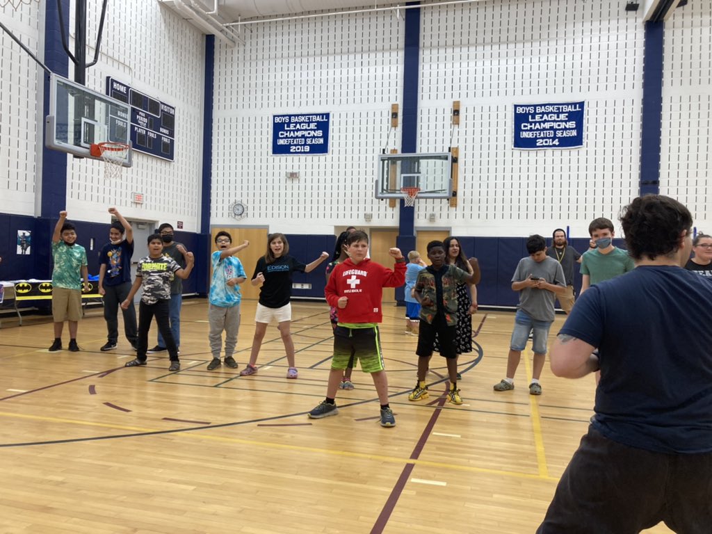 FromVicToFit's tweet photo. Students began their Ninja training with Mr. Zach from Baran’s Kenpo today! #somuchtodo2022 #karateclasses #adaptedforall #meridenproud @MeridenK12 @SullivanKowalsk https://t.co/YnT0Y3Ss1d