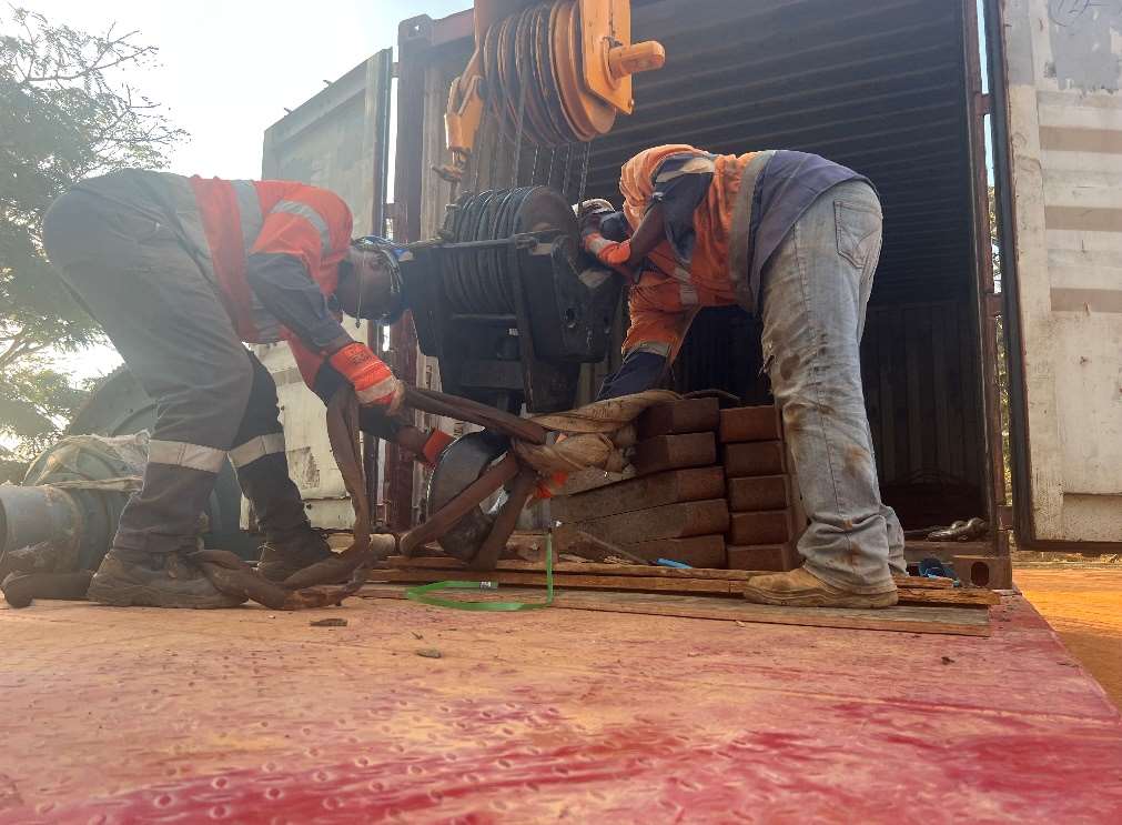 TRXGoldCorp's tweet photo. TRX Gold team hard at work on site of the Buckreef Gold Project! From unloading ball mill liners, installing our new tailings hopper, and operating heavy machinery! Great job team! 

https://t.co/u7NKYOIfsS

#goldminingcompany #goldmine #TRXGold https://t.co/Xm2vmRgHDM