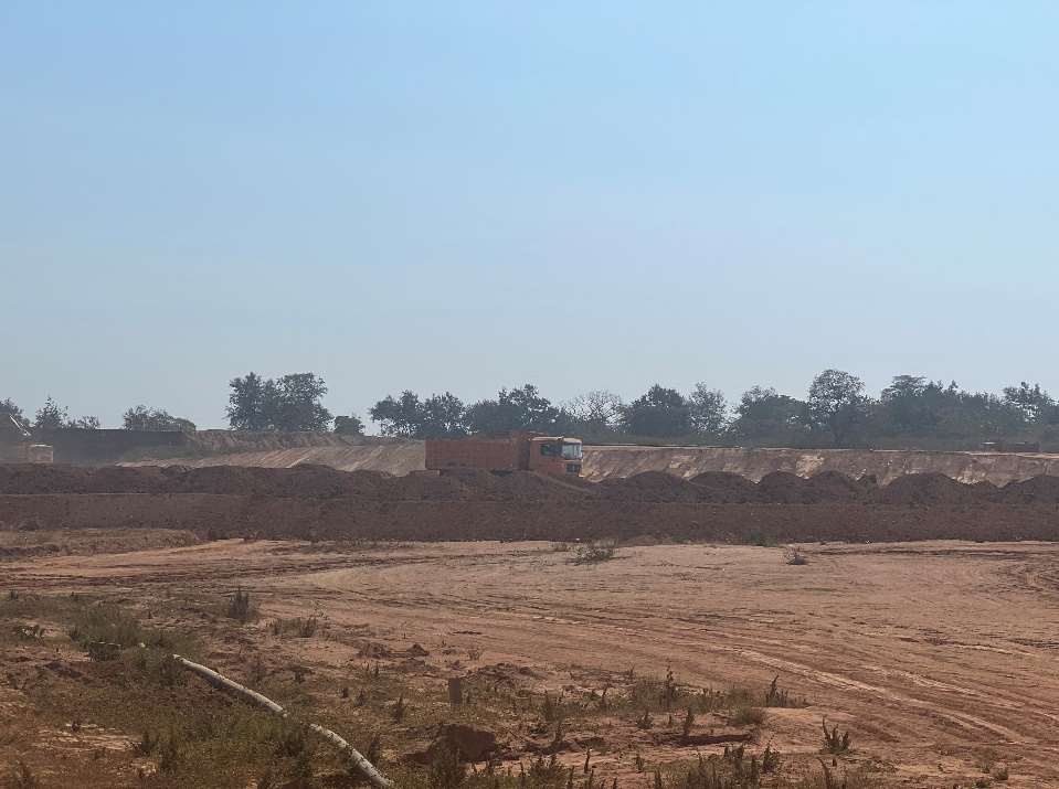 TRXGoldCorp's tweet photo. TRX Gold team hard at work on site of the Buckreef Gold Project! From unloading ball mill liners, installing our new tailings hopper, and operating heavy machinery! Great job team! 

https://t.co/u7NKYOIfsS

#goldminingcompany #goldmine #TRXGold https://t.co/Xm2vmRgHDM