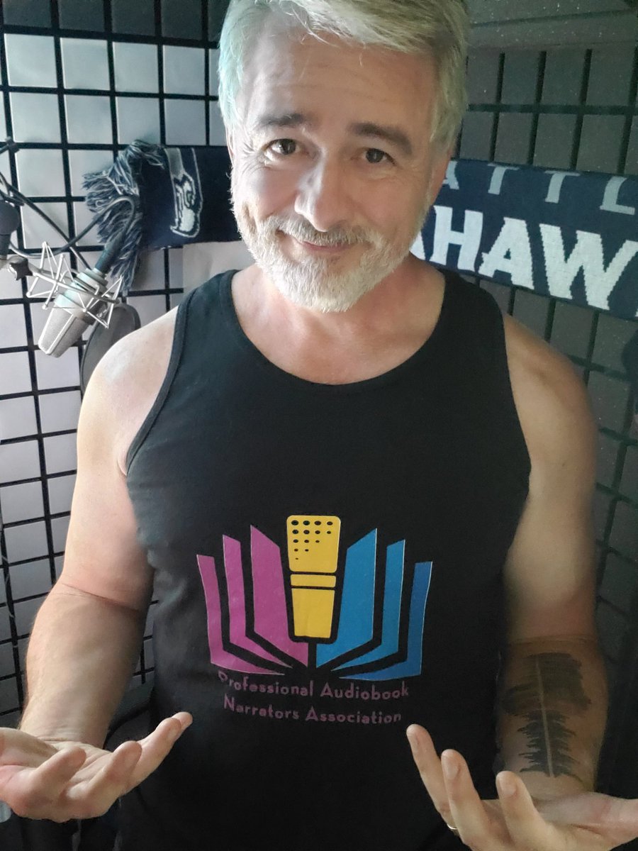 TheActualGCB's tweet photo. Hey @pronarrators! Thanks for helping me keep cool in the booth! 

Love rocking my #PANASwag!

#PANA #audiobook #narratorsofinstagram #boothlife #boothselfie https://t.co/72pmZTFwNK