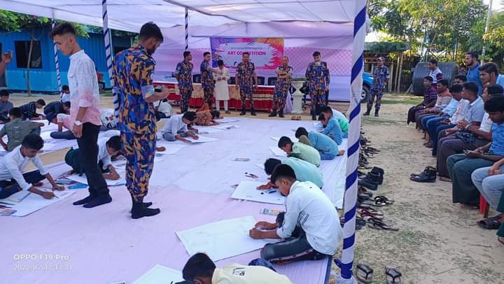 SahatZia_Hero's tweet photo. 8 APBN in Camp 12 organized the Art Competition ''Life in the Art of Rohingya Kids'' for #Rohingya refugee children. 50 Rohingya #refugee children have been participated from Camp 11, 12 and 18.

#Children #Art #Artist #RohingyaCrisis

Photo #crd https://t.co/PuoqU8PkBb