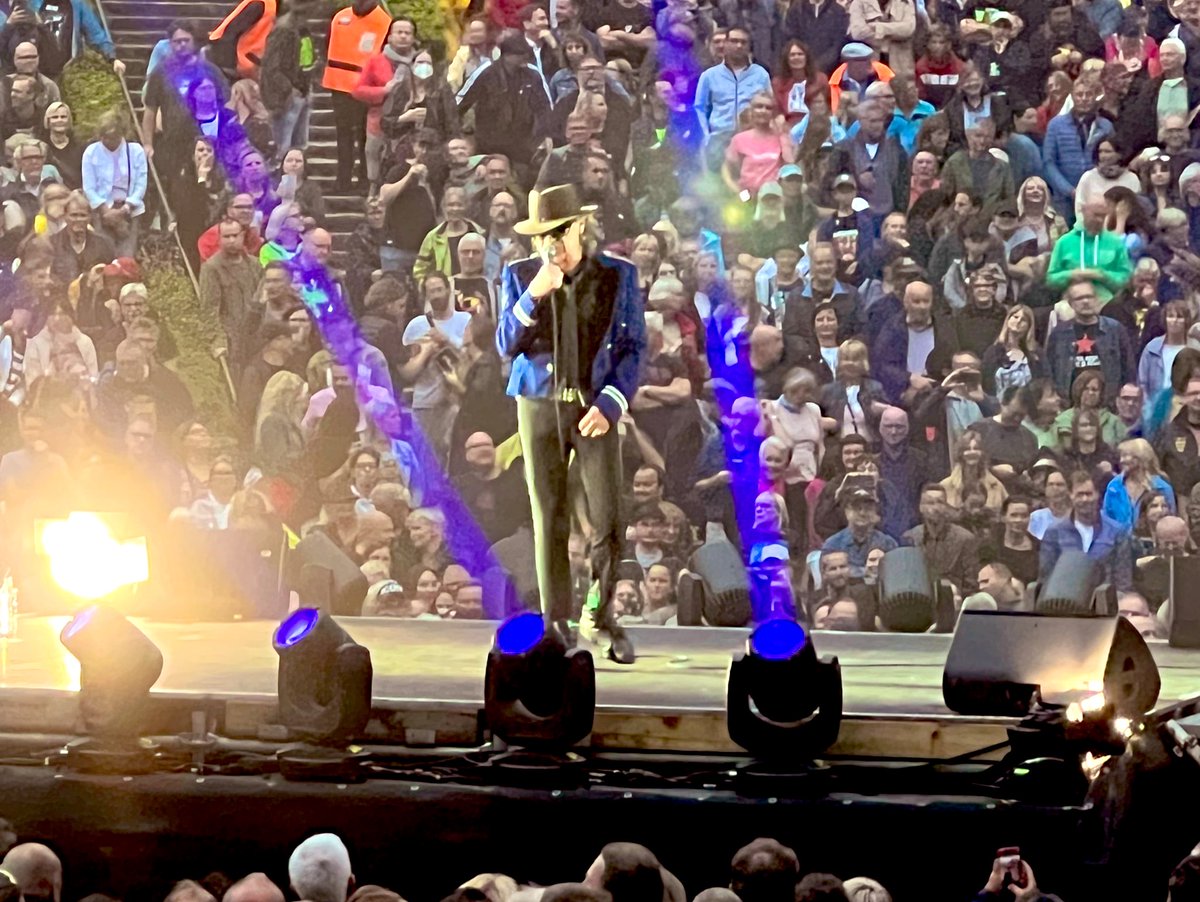 macvopo's tweet photo. @PanikCity @udolindenberg @CrewPanik @spielbudenplatz @Reeperbahn_HH 2 Konzerte auf dieser Tour miterlebt, die Show in der Waldbühne Berlin war dieses Jahr mein Highlight #Udopium pur 😎🎩🚀 https://t.co/BpcGPAIlJu