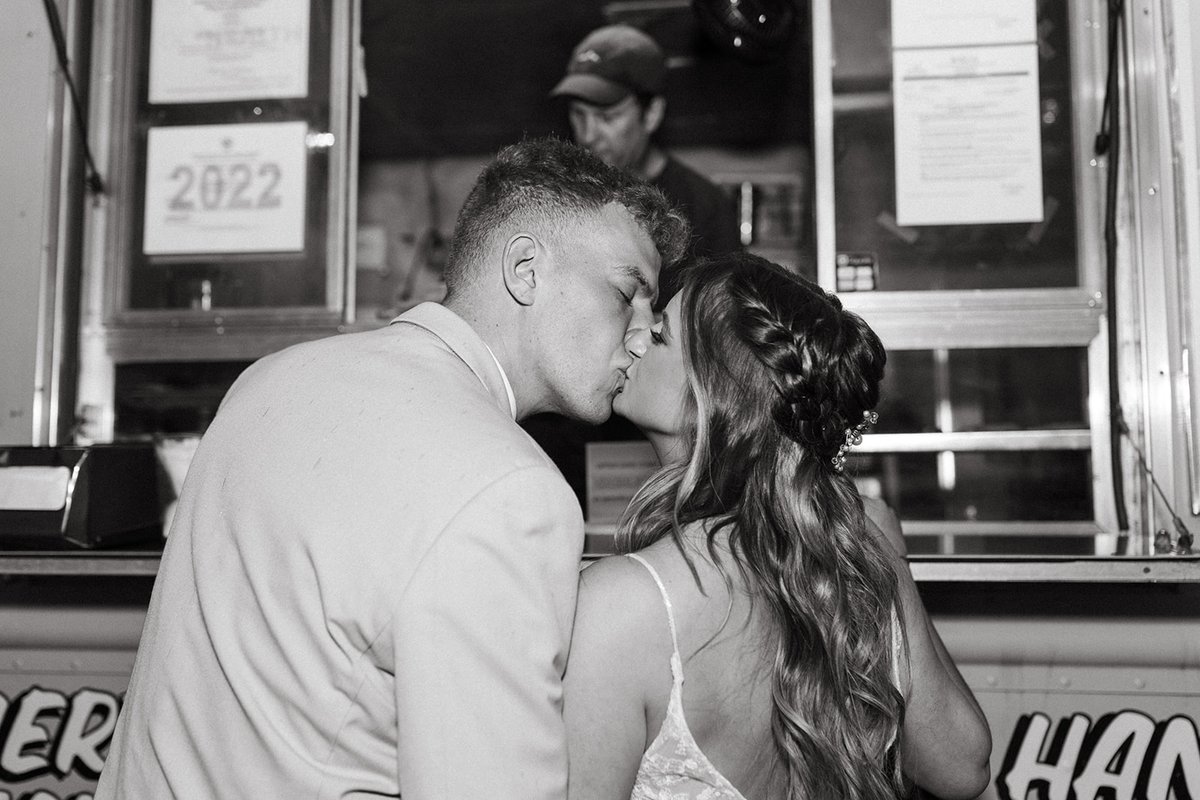 captaincookiedc's tweet photo. We'd love to be a part of your love story ❤️ We had a blast serving this beautiful couple #cookiesandicecream on their big day @rustmanorhouse
Email events@captaincookiedc.com for pricing and availability
Photo Cred: @samanthaletophoto https://t.co/9NMr3W5XKY