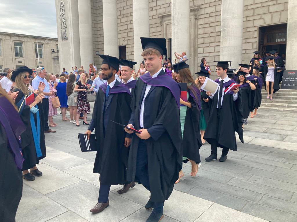 SolentPhoto's tweet photo. Brilliant day today seeing @SolentUni photography students graduate. They’ve come through so much adversity in their three years and achieved so much above &amp; beyond excellence in academic achievement. Their resilience, determination &amp; empathy are lifelong qualities ❤️📷🎉👨‍🎓👩‍🎓 https://t.co/tGs888oOJ4