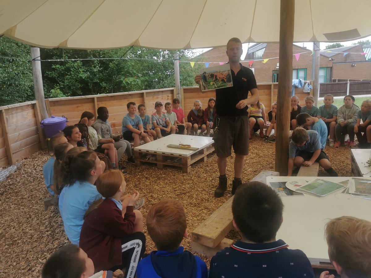 Diolch i ti! Thank you so much Mr Johnson for talking us today about your job as a coastal ranger! We discovered so many interesting things about wildlife near the Dee estuary! And we are now Natterjack toad fans and want to support their conservation in the UK 🐸 <a href="/FCCcountryside/">Cefn Gwlad SyF - FCC Countryside</a>
