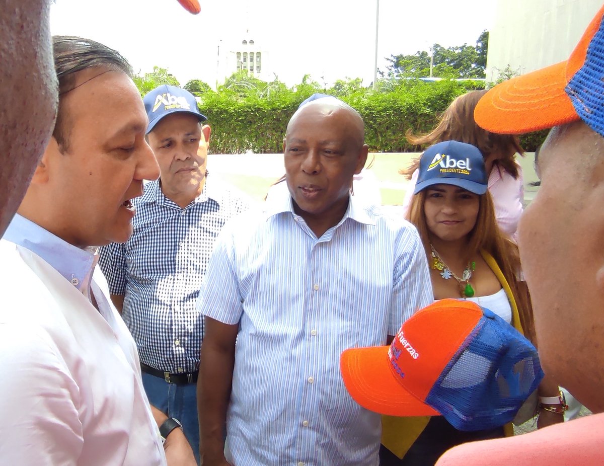 JuyoeliD's tweet photo. En la reciente reunión con el próximo presidente @AbelMartinezD, la comisión encabezada por nuestro presidente @vicioso_made presentó la #GorraOficial 🧢 del movimiento #SumandoFuerzasConAbel; ellas recorrerán el país entero en promoción a su candidatura.
@MartinezAnica https://t.co/VgA0MupA3L
