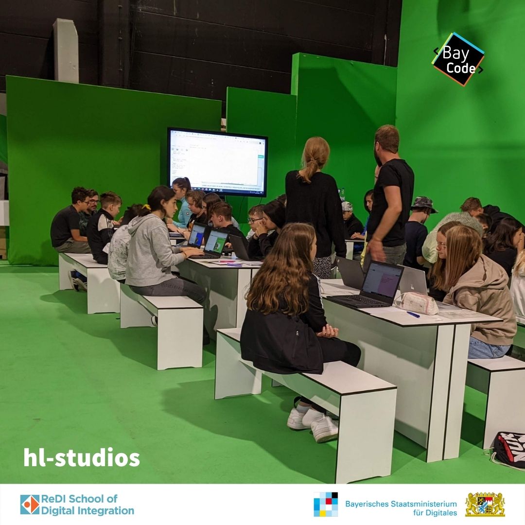 baycode_bayern's tweet photo. Wir lernen von und mit den Profis: #BayCode Hackathons mit zwei Tech-Unternehmen in Erlangen. @CGI_Global und @HLStudiosGmbH öffneten ihre Türen für knapp 80 neugierige BayCoder.innen!
#nuedigital2022
@gerlach_judith @redischool @digitalbayern @nuedigital https://t.co/RLieiqPv0y