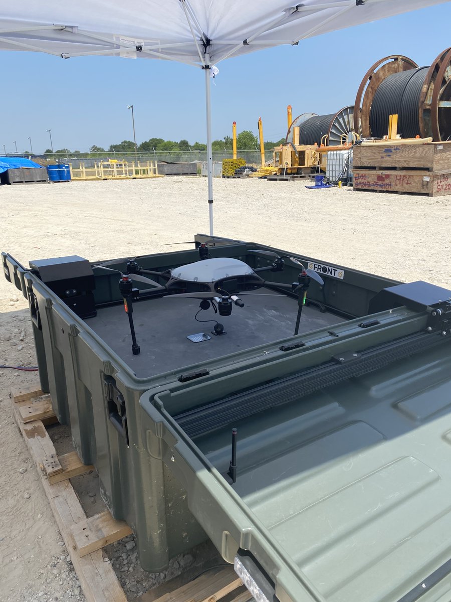 Delmaraero's tweet photo. We’ve taken operations on the road this week to beautiful Houston, Texas!
Flying the #Raptor from Easy Aerial Inc. and showing off it’s many capabilities as a tethered drone that is also capable of free flight. 
https://t.co/SDRkU6c3Ki
#UASindustry  #uastesting #uastraining https://t.co/KEiCi2JcQ5