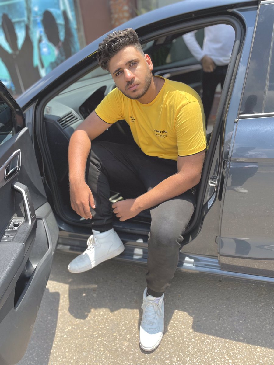 bauomy_'s tweet photo. مفيـش شبهـي ف بلـدك..💨🌕 https://t.co/qH7NgHE8Xu