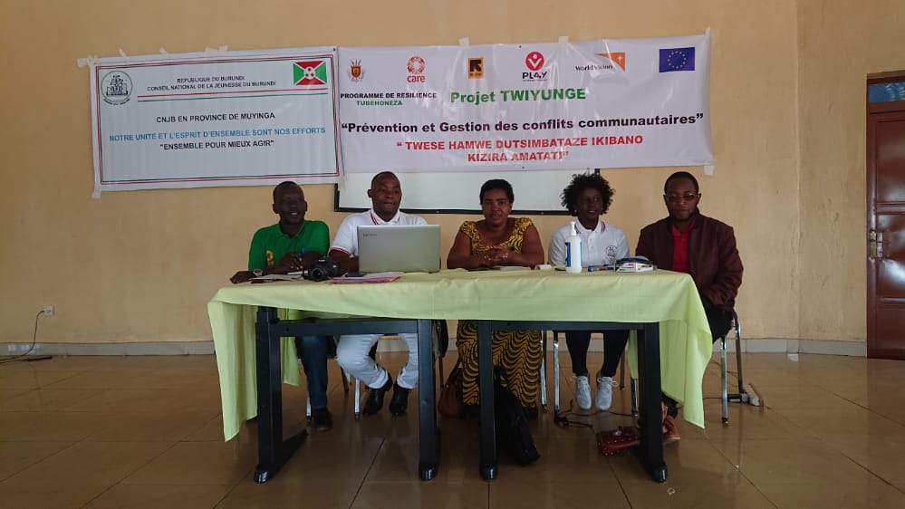 CnjbMuyinga's tweet photo. Le Conseil National de la Jeunesse @Muyinga province en collaboration avec Care ont organisé un atelier de Formation et sensibilisation des représentants des jeunes et de différentes Mouvances politiques sur l'éducation Civique et Résolution pacifique des conflits
@cnjbdi https://t.co/1FT9bLnmch