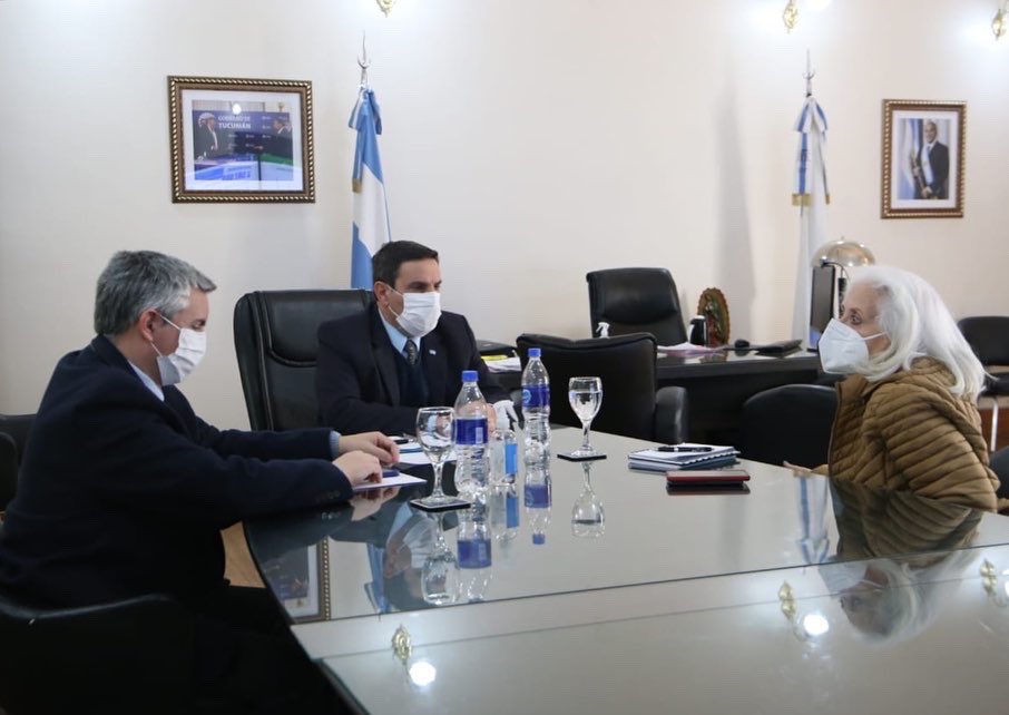 LuisMedinaRuiz4's tweet photo. Junto al Secretario Ejecutivo Médico, Dr. Miguel Ferre Contreras recibimos a Adriana Enrico, referente de la filial San Miguel de Tucumán de Cruz Roja Argentina. https://t.co/93DbKVRYjZ