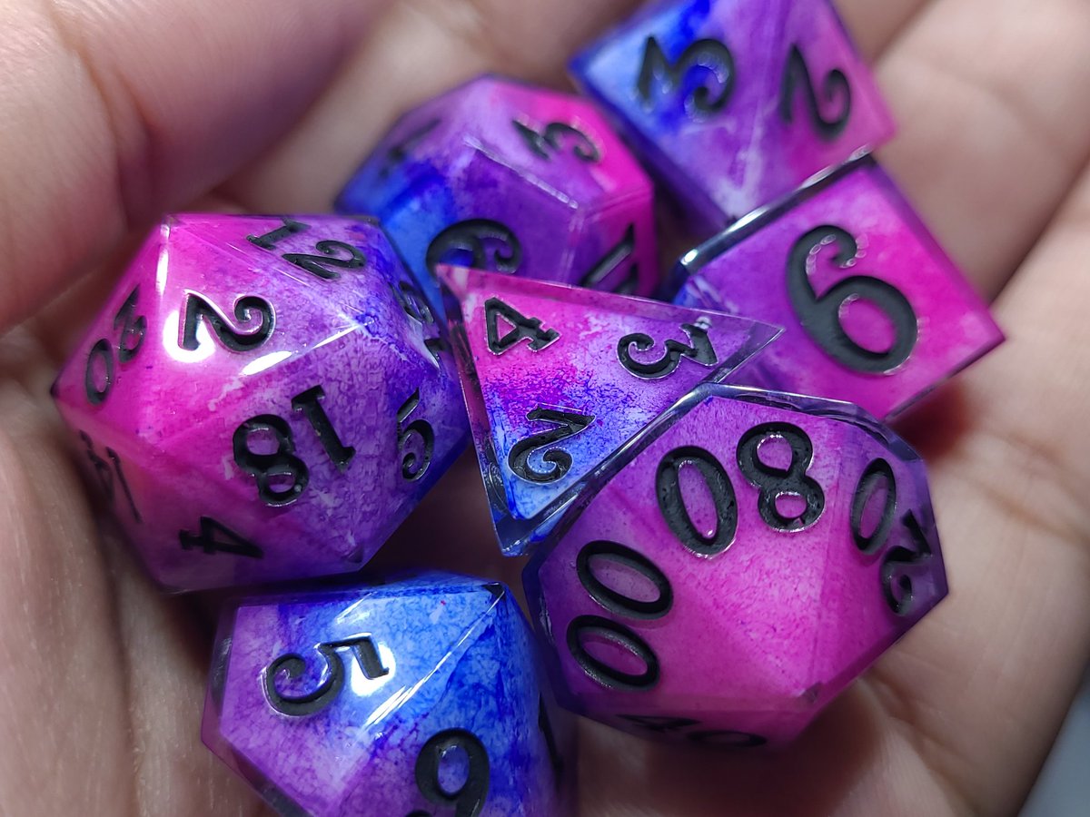 AlchemicalGems's tweet photo. Bi Pride Dice!
#dice #ttrpg #dnd #handmadedice #pridedice #bidice https://t.co/ZTodF4SLiD