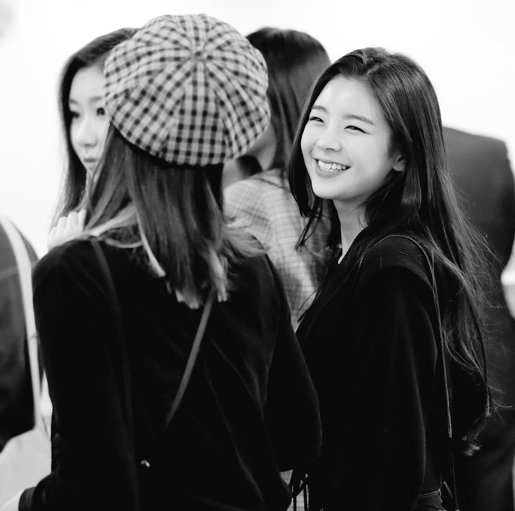 2nditzy_ryl's tweet photo. Prank | A Jinlia One-shot au 

"I know it's a joke, you love to play and do pranks" https://t.co/i9vxydTRa7