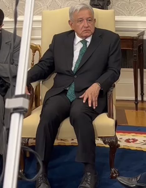 qtf's tweet photo. AMLO …

ATERRADO (en la Casa Blanca).

EMPODERADO (en sus Mañaneras).

FF https://t.co/nUS7IswhQa