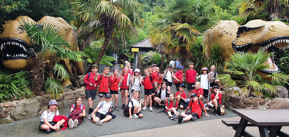 AbbeyPrim's tweet photo. Mrs Hanks' Class had such an amazing day today @showcaves. We adventured through caves, ran from dinosaurs and said hello to the beautiful horses, big and small! Memories that will last a lifetime! 🏴󠁧󠁢󠁷󠁬󠁳󠁿#TeamYr4 #DanYrOgof #dinosaurs #ShowCaves #Article15 #Article31 #Article2 https://t.co/CeoqOpMg5N