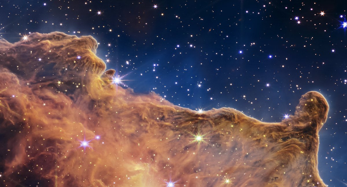 wheelerjeff's tweet photo. Anyone notice the marvel battle unfolding in the Carina Nebula? #NASA #JWST https://t.co/YIOZnl8t4c