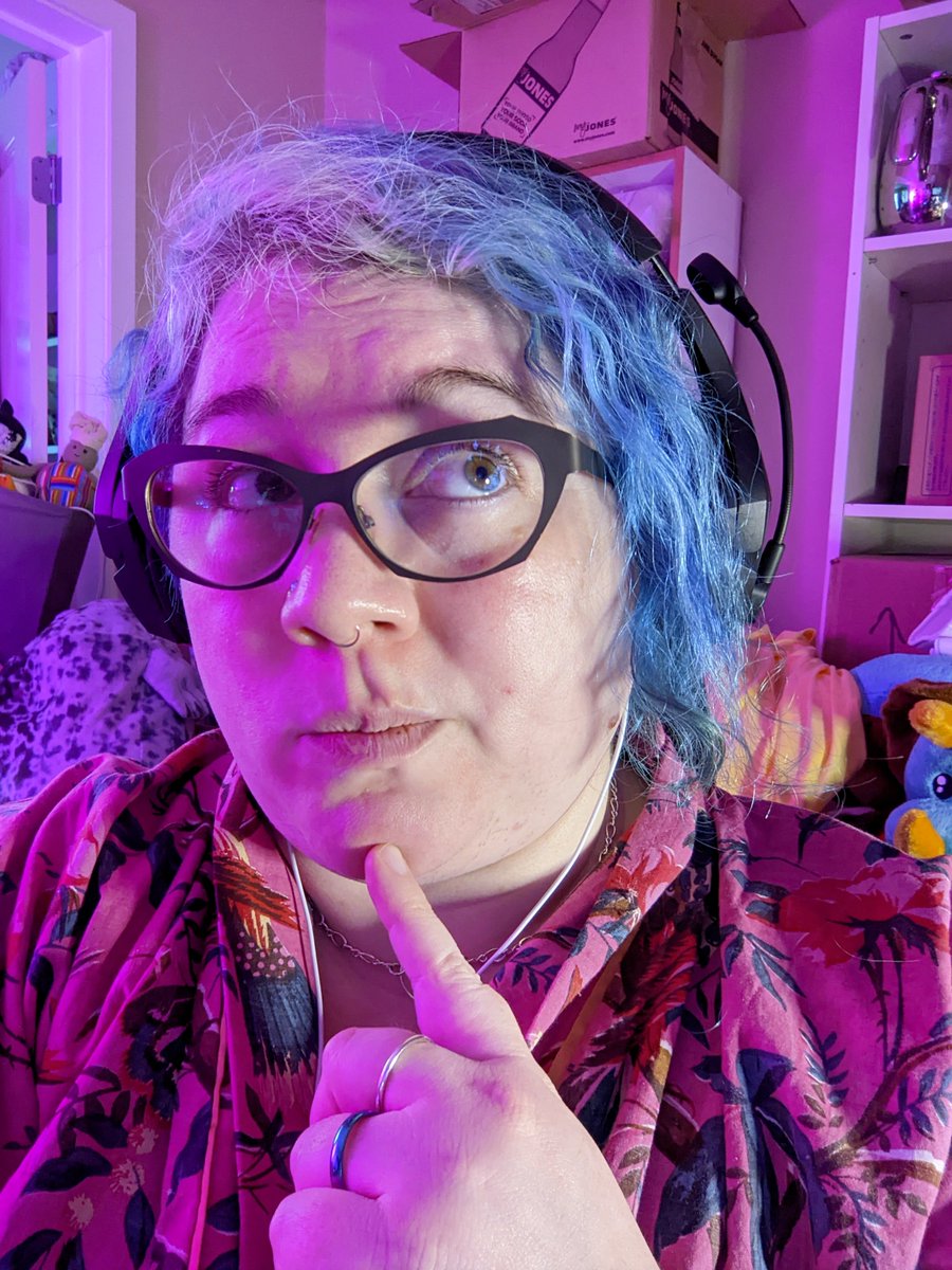 thatnomoonprism's tweet photo. WELP I just had a surprise "turn on your camera" meeting thing at work in my Our Flag Means Death robe. XD #ofmd #OurFlagMeansDeath #depressionrobe https://t.co/Y5NJjAascZ