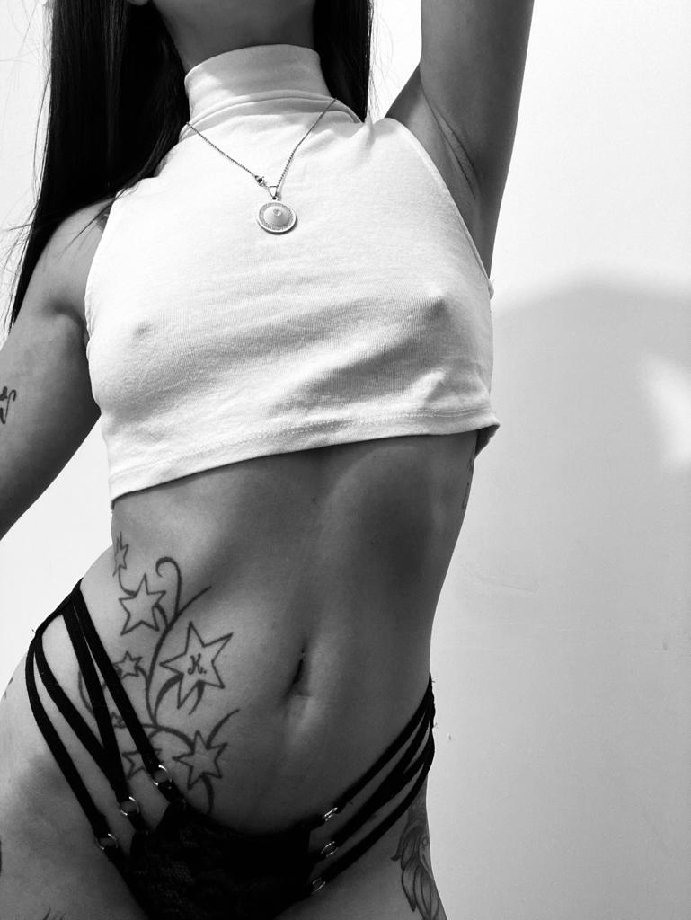 MeganxJones91's tweet photo. If you want to see my exclusive content, please clic in my OnlyFans link.

https://t.co/XIsrRhz3bi https://t.co/4eS29gnvCz