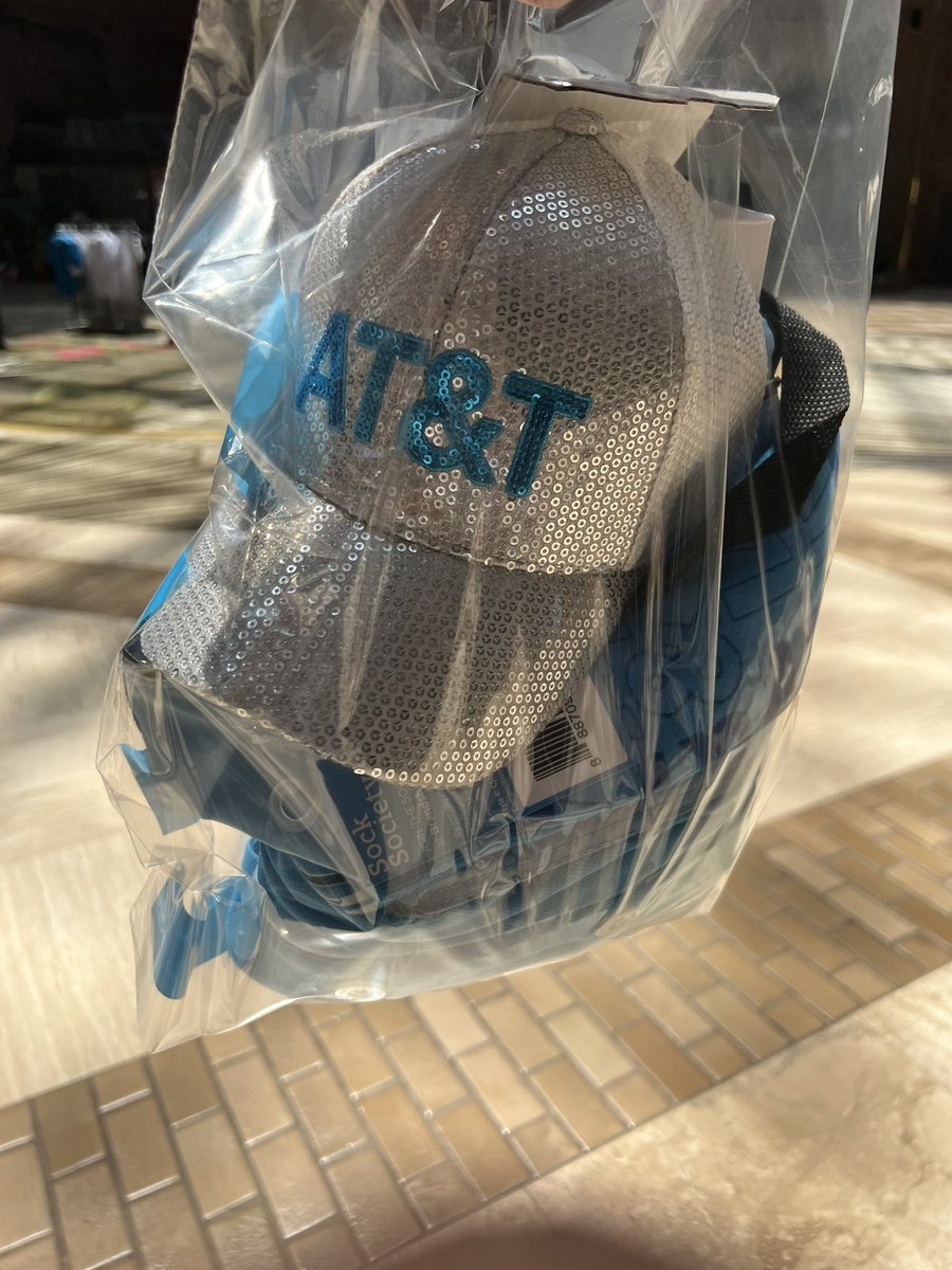denishah_ASM's tweet photo. Definitely had to stop by the AT&amp;T Brand store to get my my AT&amp;T merch #2022MDPLife https://t.co/aWjhLOc6wF