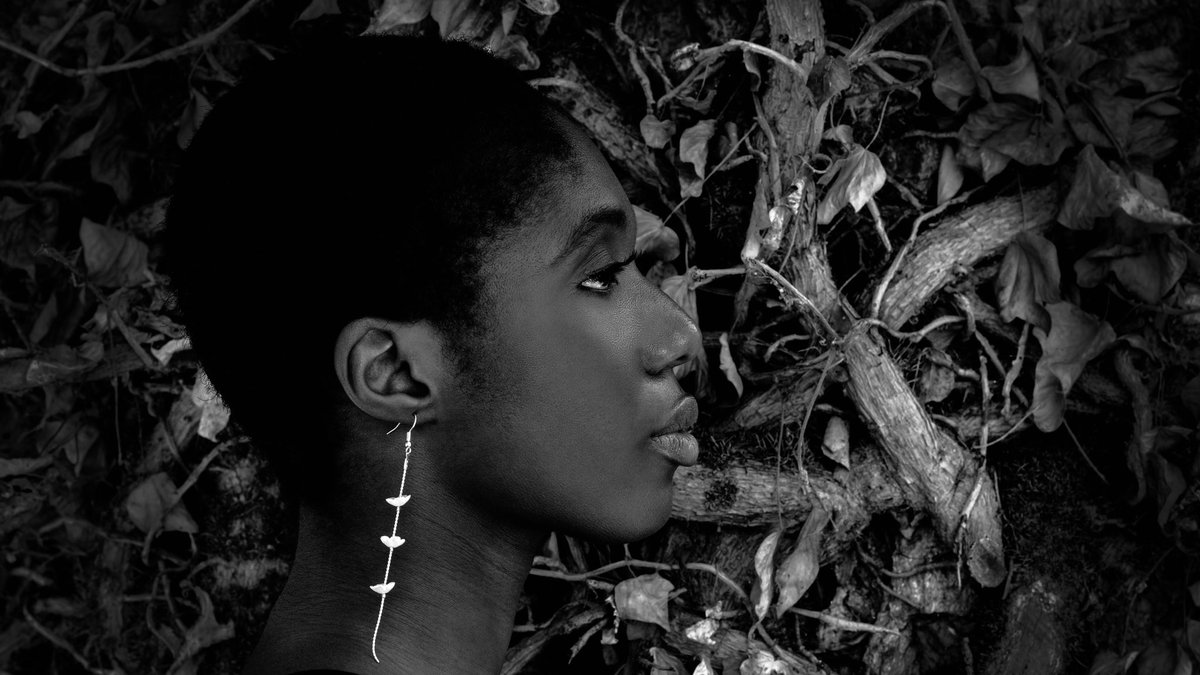 Rec_Morituri's tweet photo. Photo SAMUEL BAILHACHE Modèle ASHLEY #blacklady #beauteblack #modele #fujifilm #fujifilmxt4 https://t.co/NMz5PfPObG
