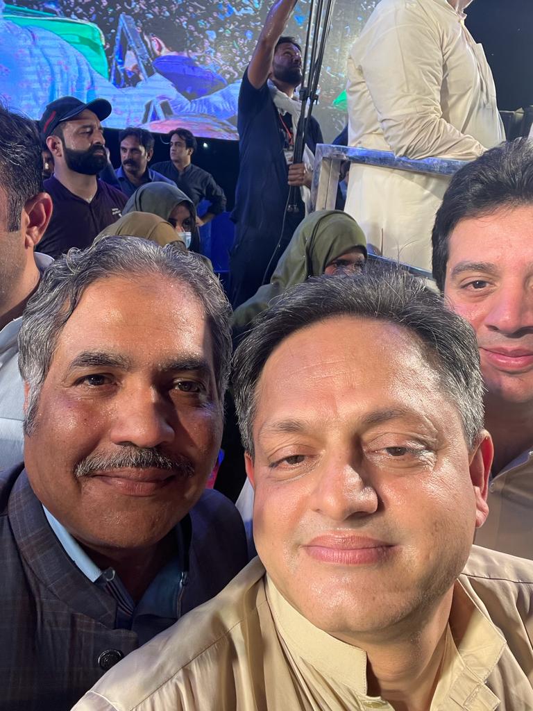 babar_mpa's tweet photo. ہم ساتھ ہیں ساتھ رہیے گے ایمان کے ساتھ یقیں کے ساتھ نواز شریف کے سنگ  پاکستان مسلم لیگ ن زندہ آباد  ✌❣️✌
@MaryamNSharif https://t.co/xPG84UY2CQ