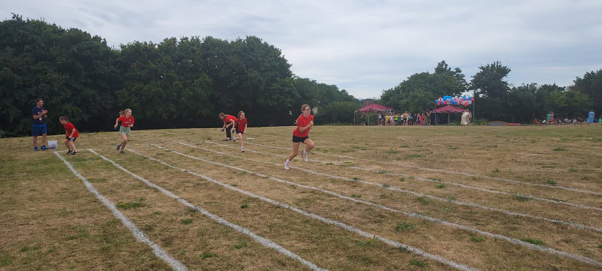 ysgolyddraig's tweet photo. #YYDyear5 put in lots of effort and had great fun at our #YYDsportsday Thank you too @ForcesFitness a great variety of activities testing numerous skills #YYDachieve #YYDchallenge #YYDenjoy https://t.co/lpZM2EP27a