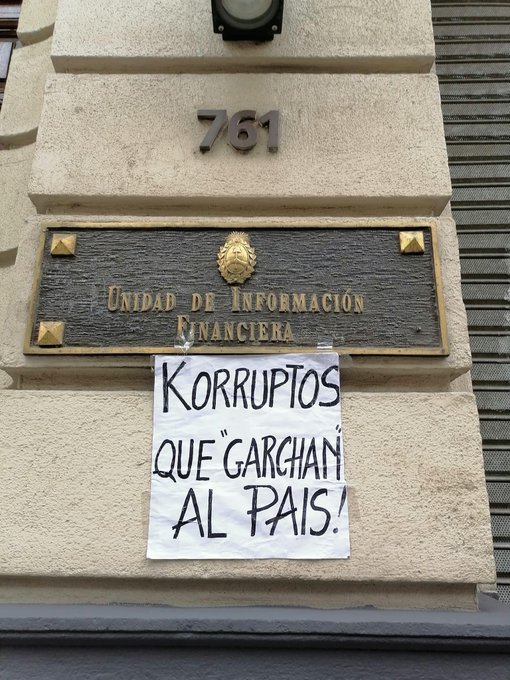 liliana20102's tweet photo. #UIFCorruptos malditos https://t.co/fRjpZnWQNv