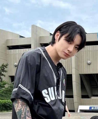 teawithhyun's tweet photo. Sirrr JEON JUNGKOOK supremacy 🛐 https://t.co/tc9xiJlMos