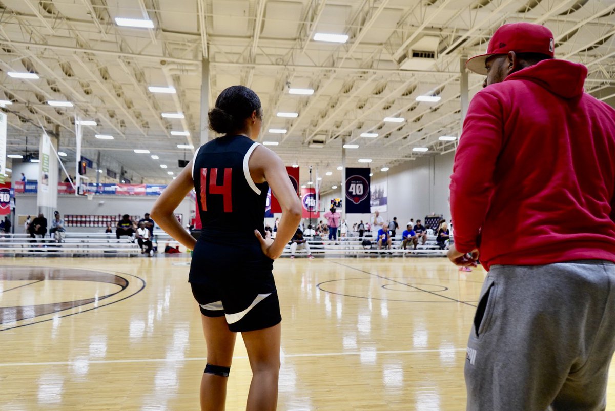 BlitzFbc's tweet photo. #14 Makayla Roberson is averaging 16pts 4assist 4rebs 2stls per game. Leading her team to 2 Big Wins @MakRob14 #FBCBlitz #UnderArmorBasketball #wbb #GetMeRecruited https://t.co/EOusReCHWS