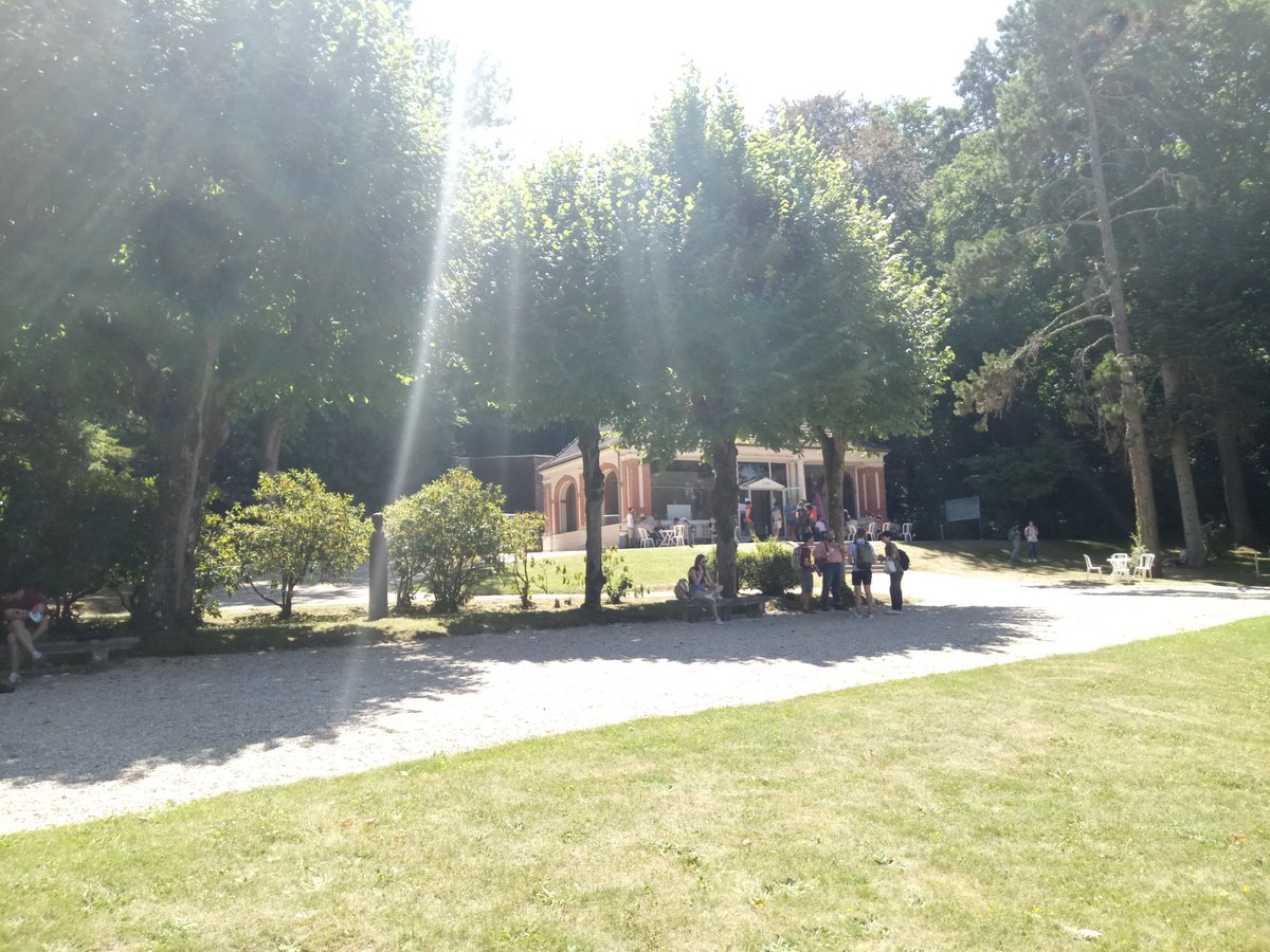 Institut_IHES's tweet photo. The #2022IHESSummerSchool on the #LanglandsProgram started yesterday, with the first lectures by Olivier Taïbi & Sophie Morel @ENSdeLyon, and Erez Lapid @WeizmannScience. If mornings & afternoons are dense with lectures, the park is the place to be on lunch breaks! https://t.co/JHxCrwS5Sk