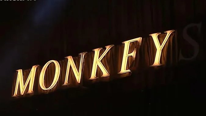tbhcalex's tweet photo. top 10 arctic monkeys' moment https://t.co/3cDyrw8t2L
