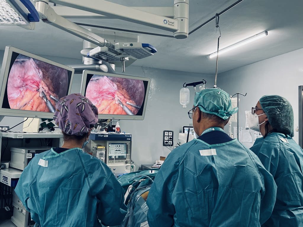 equipodrduran's tweet photo. La técnicas endoscópicas para el tratamiento de la obesidad son técnicas efectivas a corto plazo, en muchas ocasiones, requieren reintervenciones para lograr el objetivo. Este tipo de procedimientos son más complejos y deben realizarse en centros con amplia experiencia. https://t.co/mXgQhfuq1D