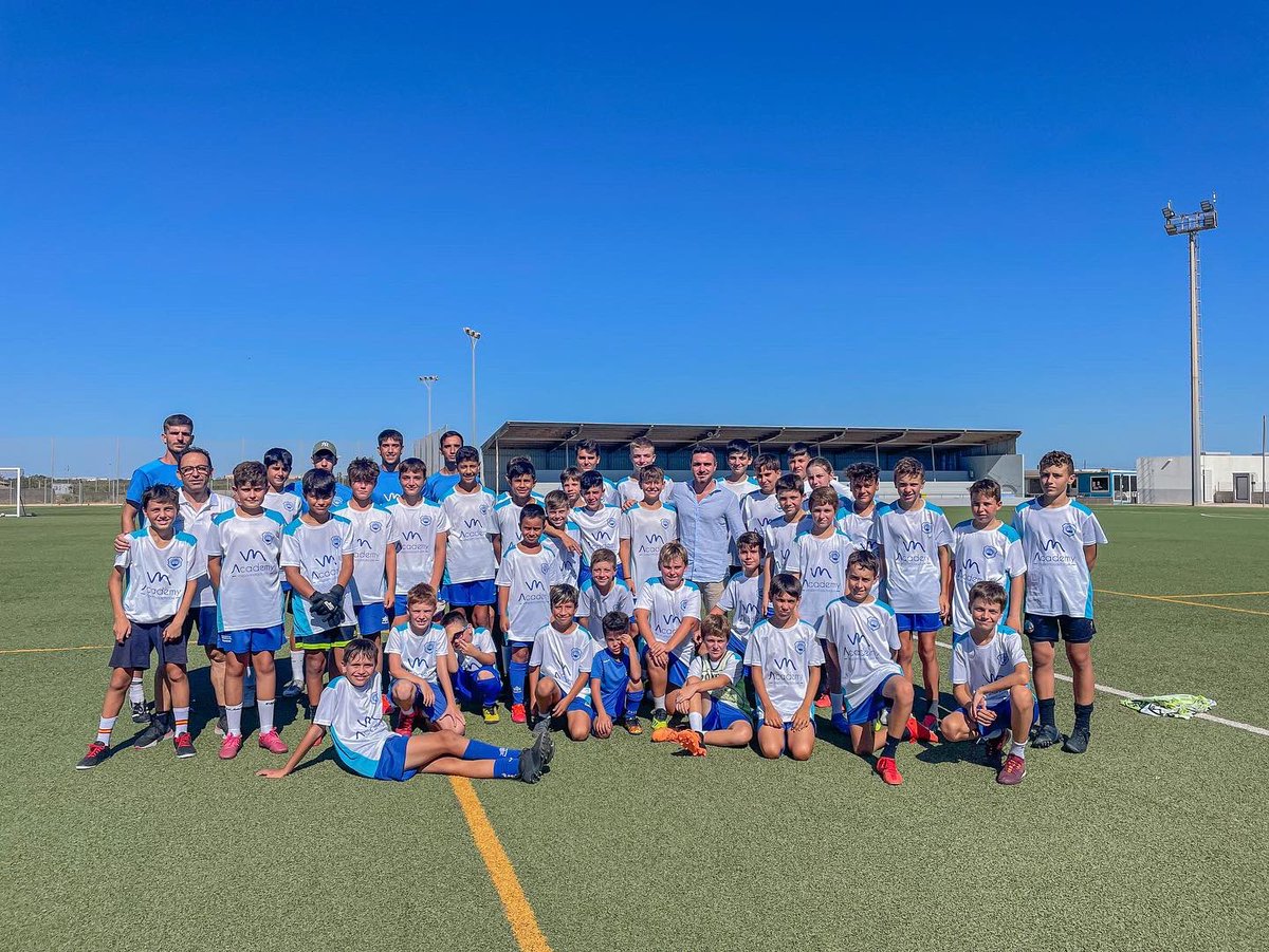 sportingdemahon's tweet photo. Hoy nos ha visitado @adriancolunga7 exfutbolista que jugaba como delantero en el:
-Real Zaragoza 
-Getafe C. F. 
-Real Sporting de Gijón 
-Brighton &amp; Hove Albion F. C.
-Granada C. F.
-R. C. D. Mallorca 
entre otros. https://t.co/TeoGaRqPbs