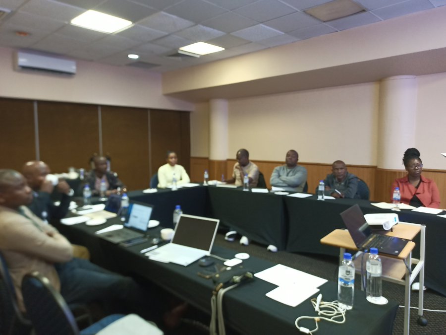 Bandari_Bora's tweet photo. The first day of land use land cover change field survey in Durban together with @eThekwiniM official. The survey will cover Durban port areas to understand the various urban uses @Cities_n_Coasts @wiomsa @comred_ https://t.co/B3kBznFdrl