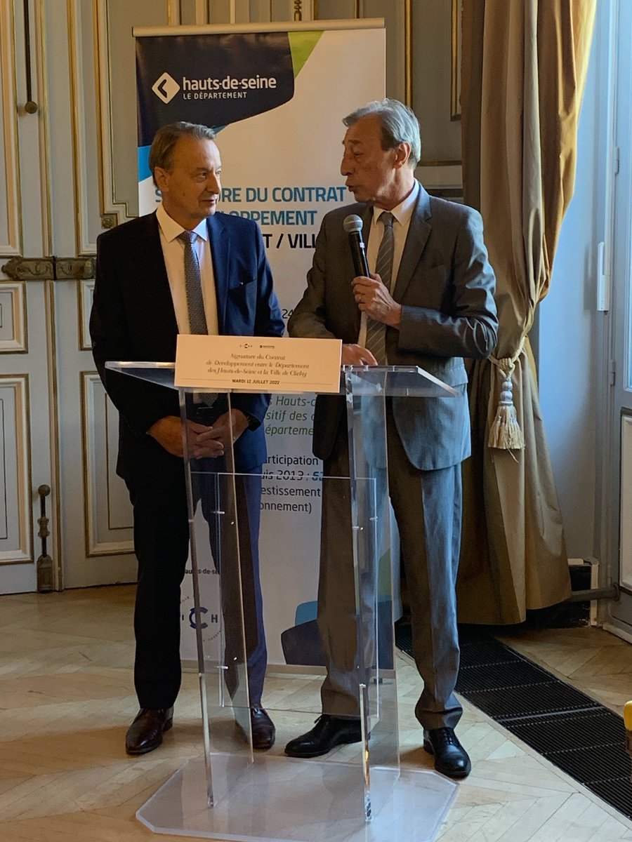 Majorite92's tweet photo. [Politique de la ville] #CDDV 
@RMuzeau, vice-président chargé de la politique de la ville et de l'habitat, maire de @villeclichy et #GeorgesSiffredi ont signé le 3️⃣e contrat de développement Département-Ville pour la période 2022-2024. https://t.co/5rUifoXheC