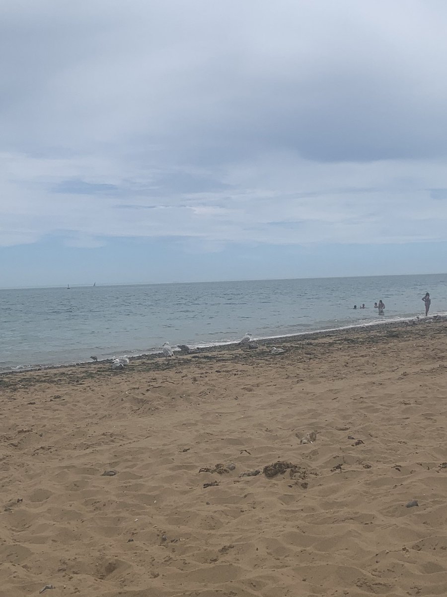 Louapple36's tweet photo. Life’s a beach ! 😎 #ramsgate #kentbeach #30degrees https://t.co/wcViDjIMU5