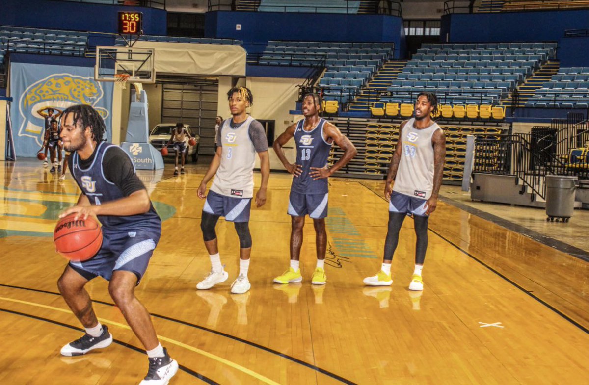 JaguarHoops's tweet photo. Getting after it this week 😤 https://t.co/XWU1KehPdF