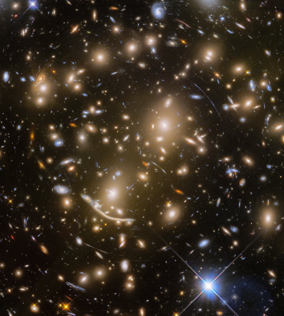 DokkumPieter's tweet photo. Just a reminder that the Hubble image of the first JWST field was a relatively short exposure - as is the JWST image! The best that Hubble has done is almost as beautiful as the JWST image - see https://t.co/w0ky8kKVR1 .
And the best that JWST can do is still to come! https://t.co/RQUYVr7UQv