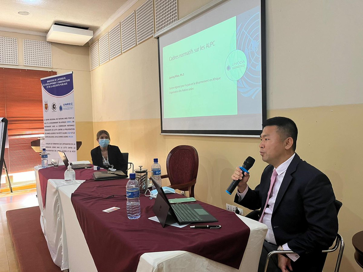 odaunrec's tweet photo. Burundi🇧🇮 , DAY 2 : Presentation of the Head of #CNAPBurundi on the #NAP on #small_arms and #gender_dimensions.
#Gender_and_Disarmament Workshop @odaunrec @recsasec @eu_eeas funded. https://t.co/54zdw4dWAa