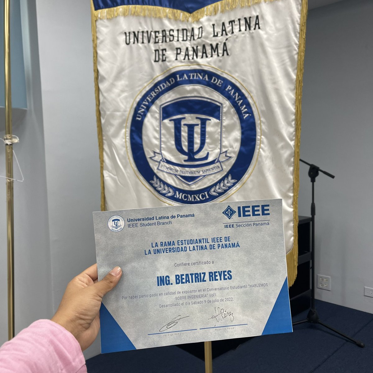 beatrizlreyes's tweet photo. El sábado 9 de julio  de 2022 Participe como Expositora🎙 en la Actividad: Conversatorio Estudiantil “Hablemos sobre Ingeniería” Vol.1 👷🏻‍♀️ https://t.co/gbwN1VjXF1