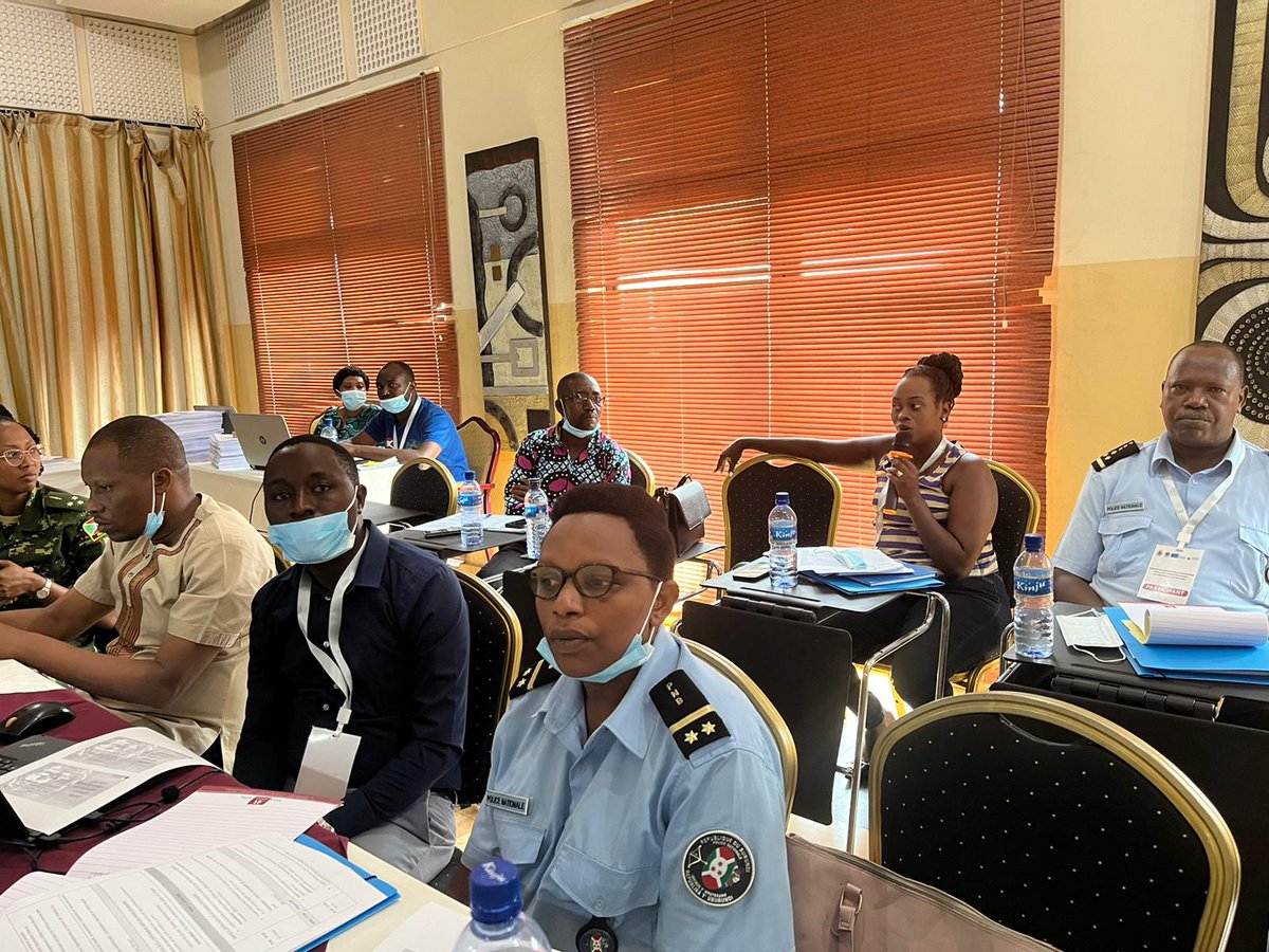 odaunrec's tweet photo. Burundi🇧🇮 , DAY 2 : Presentation of the Head of #CNAPBurundi on the #NAP on #small_arms and #gender_dimensions.
#Gender_and_Disarmament Workshop @odaunrec @recsasec @eu_eeas funded. https://t.co/54zdw4dWAa
