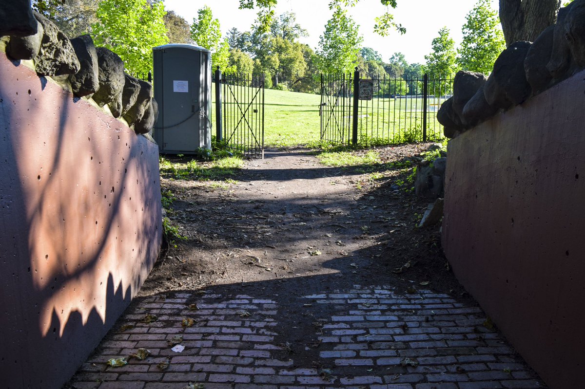RedBadgeFilms's tweet photo. It was in this park that Alice Sebold was approached and attacked. Anthony Broadwater carried the weight of the tragedy for 40 years.
#alicesebold #aliceseboldlucky #film #wrongfulconviction #exoneration #anthonybroadwater #criminaljustice #documentary #wrongfullyconvictedlives https://t.co/kEFWP9bACj